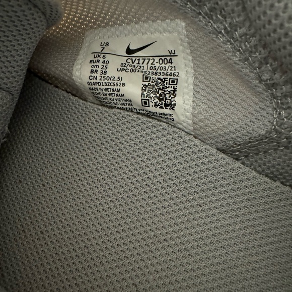 React Live Light Smoke Grey
Hyper Royal-CV1772-004 - Picture 9 of 13